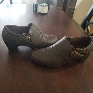 Easy street comfort wave brown shoes. Sz 12 new with tags. NWT